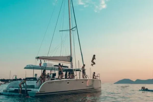 Calanques Catamaran Tour & Standup Paddle